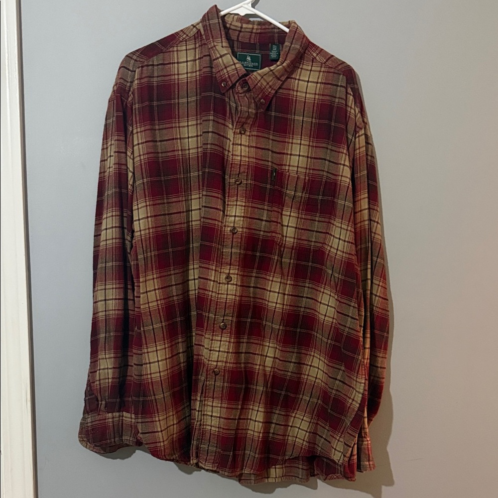 G.H. Bass & Co. Red and Tan Plaid flannel Shirt size 2XL great condition.